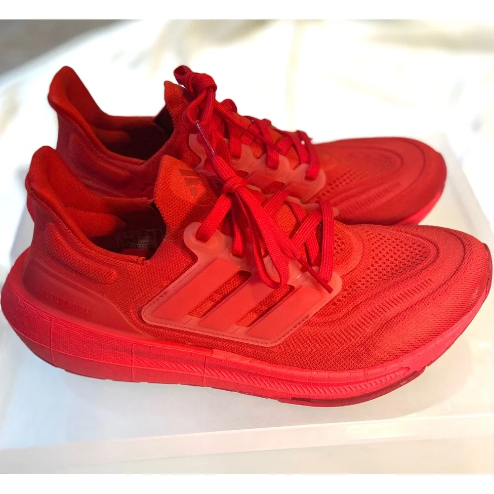 Adidas‎ Ultraboost Light Mens Running Shoes Red Triple Red Sneakers GZ5161